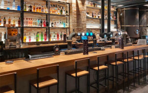 barra de restaurante cervecería para comidas en el centro de Valencia
